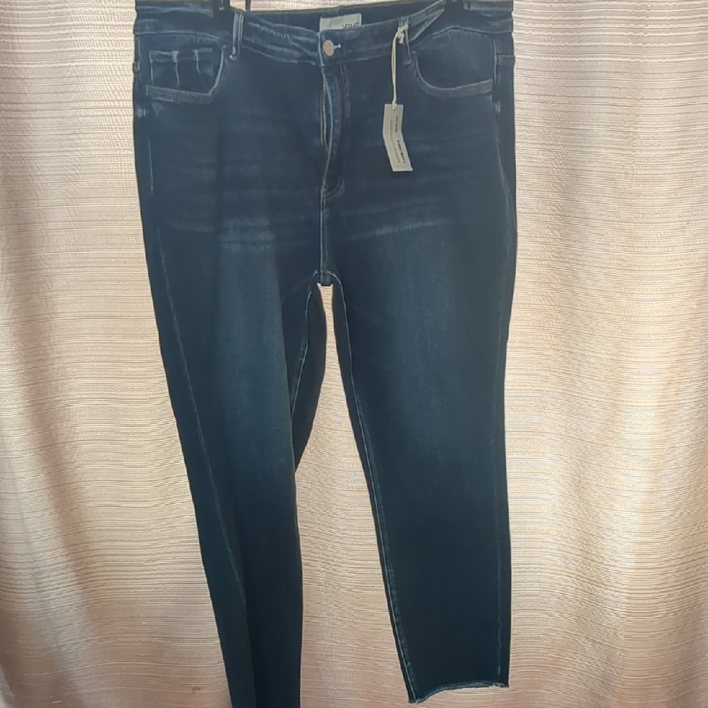 Vervet Curvy Crop Skinnies in Deep Indigo